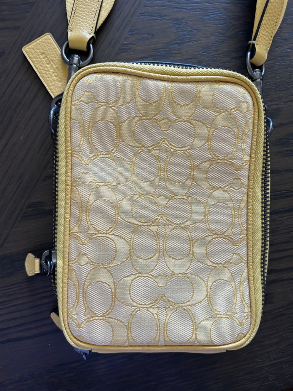 Coach Straton Yellow Signature Crossbody Pouch Crossbody UNISEX - Picture 11 of 11